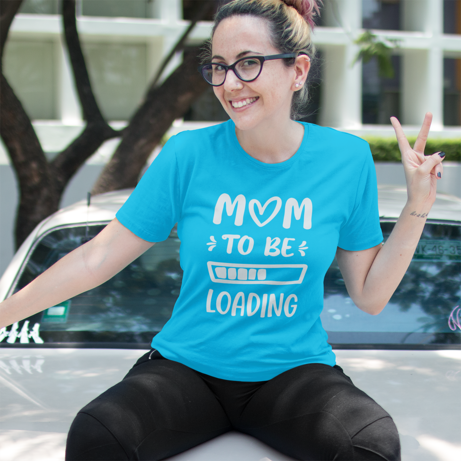 Mom to be Loading T-shirt