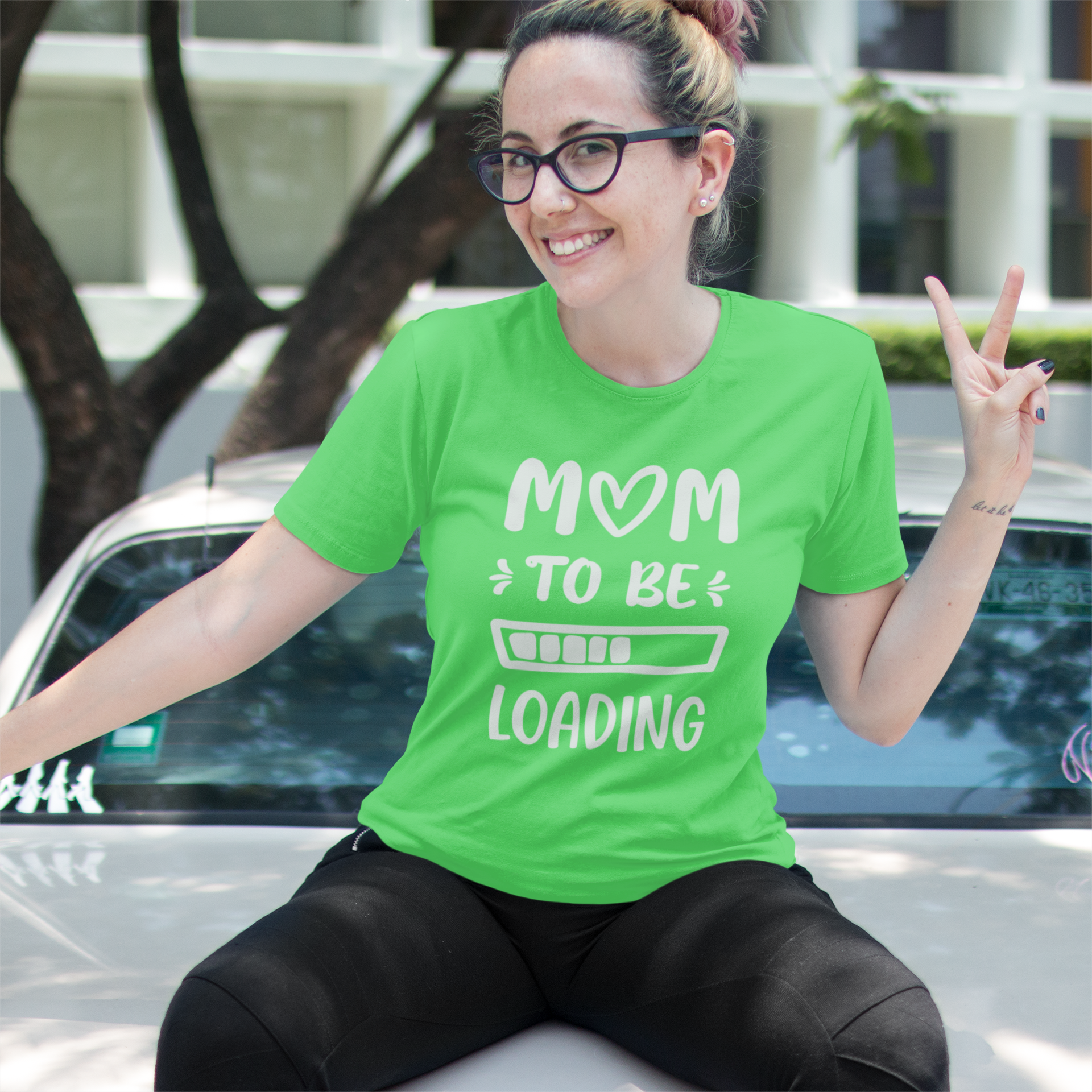 Mom to be Loading T-shirt
